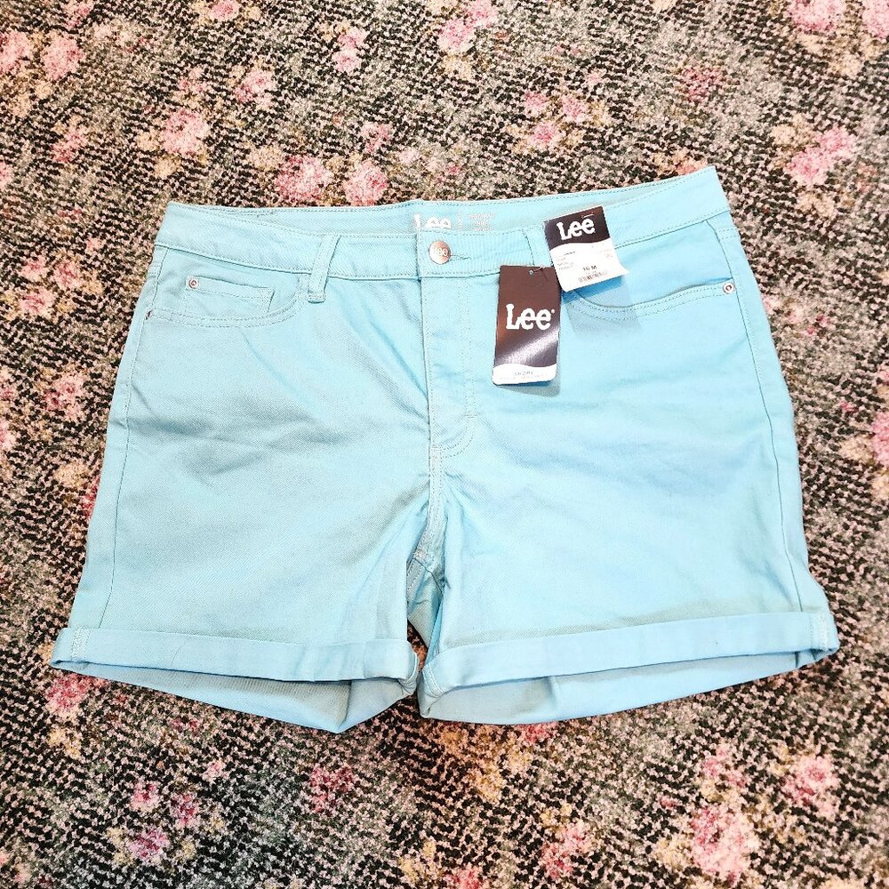 Lee Women's 16M Bay Blue Regular Fit Short Mid Rise Shorts Cuffed Legs NWT #585